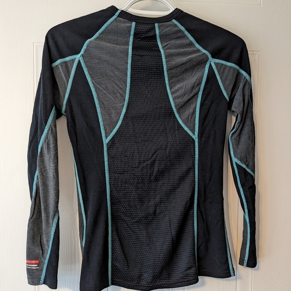 Mizuno running base layer - Picture 2 of 2